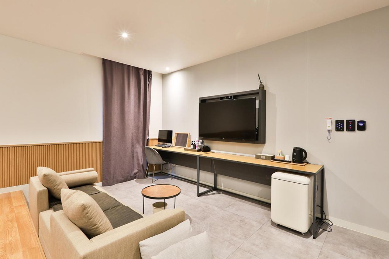 Brown Dot Hotel Jeonggwan Busan Eksteriør billede