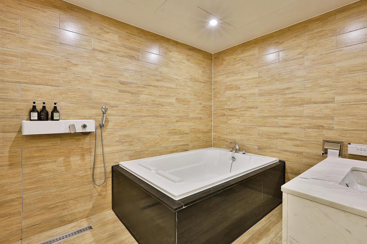 Brown Dot Hotel Jeonggwan Busan Eksteriør billede